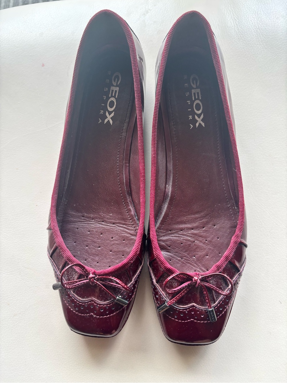 Geox Women's Burgundy Patent Ballet Flats with Bow Trim W 8.5